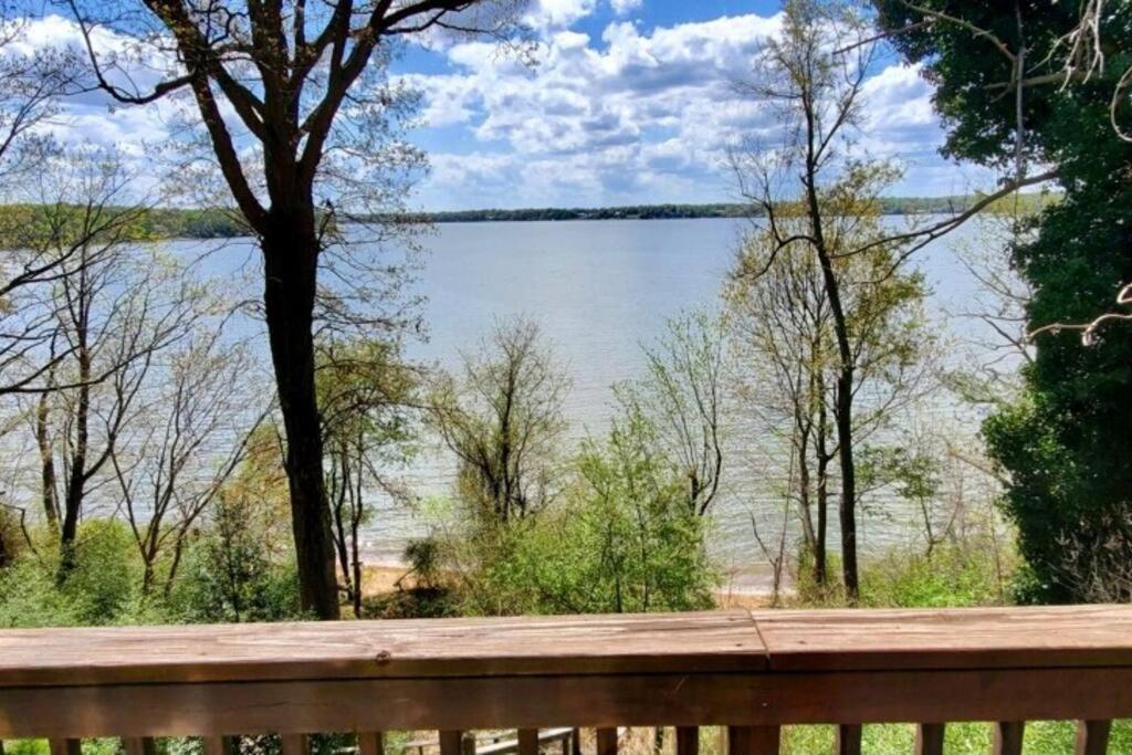 2 Bedroom Newly Renovated Waterfront Home; 10 Min From Mgm & The Gaylord Fort Washington Extérieur photo